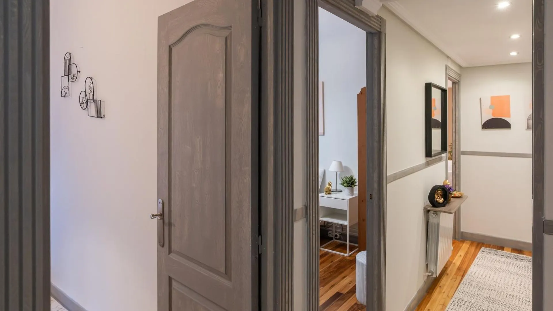 Apartamento De 3 Habitaciones Cerca De La Costa