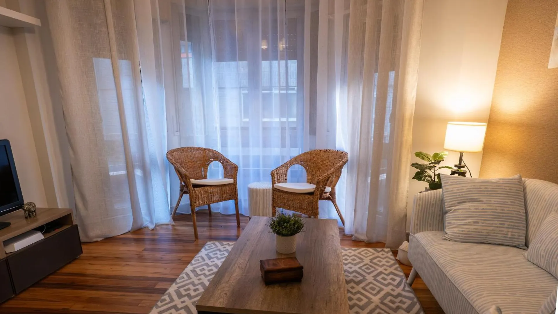 Apartamento De 3 Habitaciones Cerca De La Costa Spain